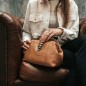 SAC BANDOULIÈRE EN CUIR COGNAC RACHAEL THE CHESTERFIELD BRAND SAC BANDOULIÈRE EN CUIR COGNAC RACHAEL THE CHESTERFIELD BRAND
